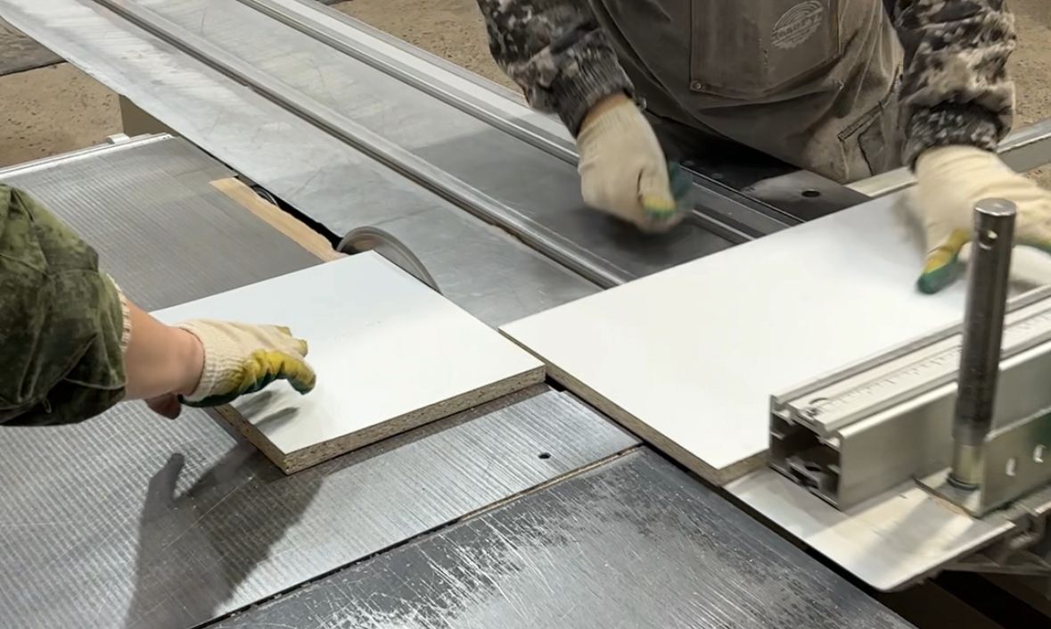 Услуга распила ЛДСП на детали под прямым углом